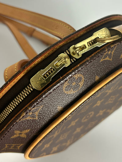 LOUIS VUITTON Ellipse Monogram vintage backpack