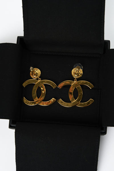 CHANEL 2021 buttons gold CC earrings with box