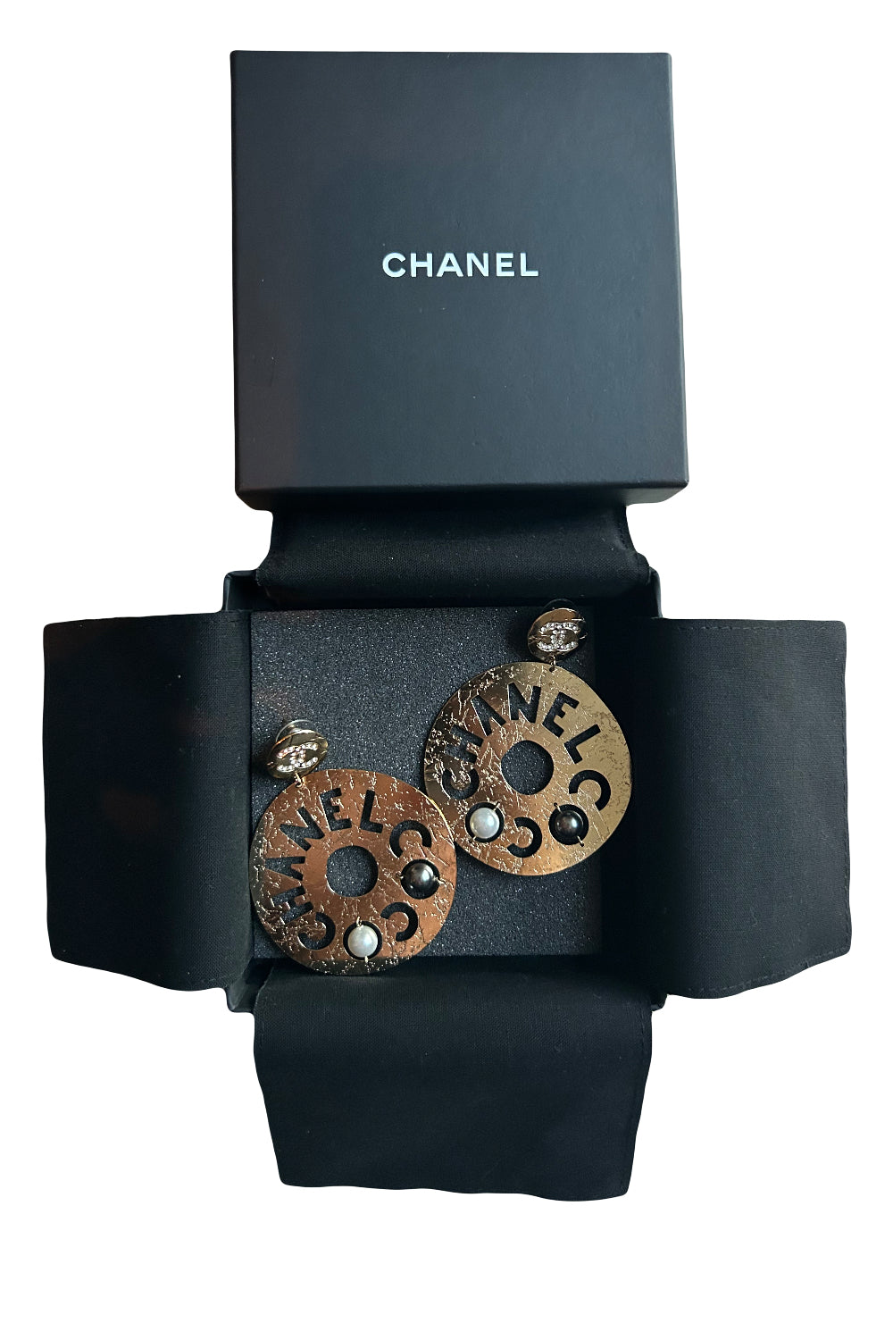 CHANEL Egypt 19 collection Coco earrings with box