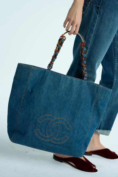 CHANEL rare blue denim tortoiseshell bakelite tote hanbdbag