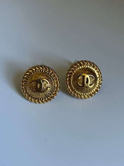 CHANEL 1980's gold sunburst clip on earrings