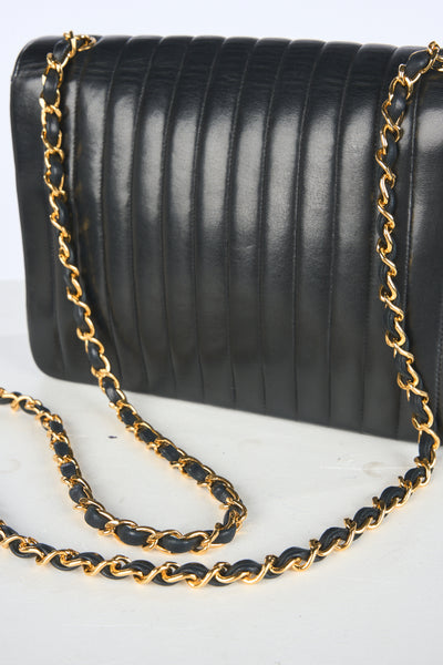 CHANEL vintage 1989-1991 vertical line leather handbag with 24 carats gold hardware