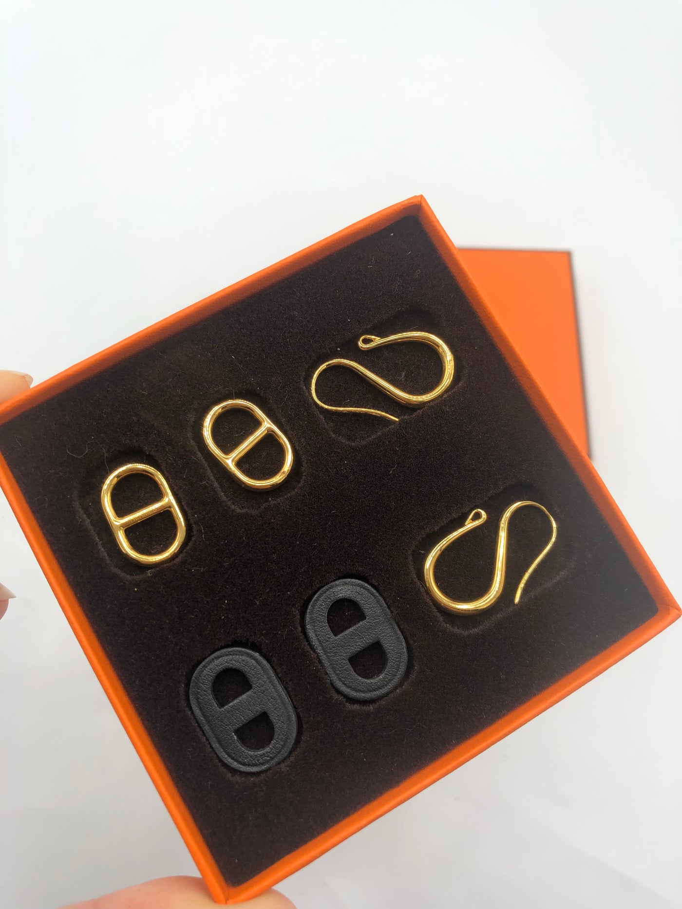 HERMES O'Maillon leather earrings with box current RRP: £450