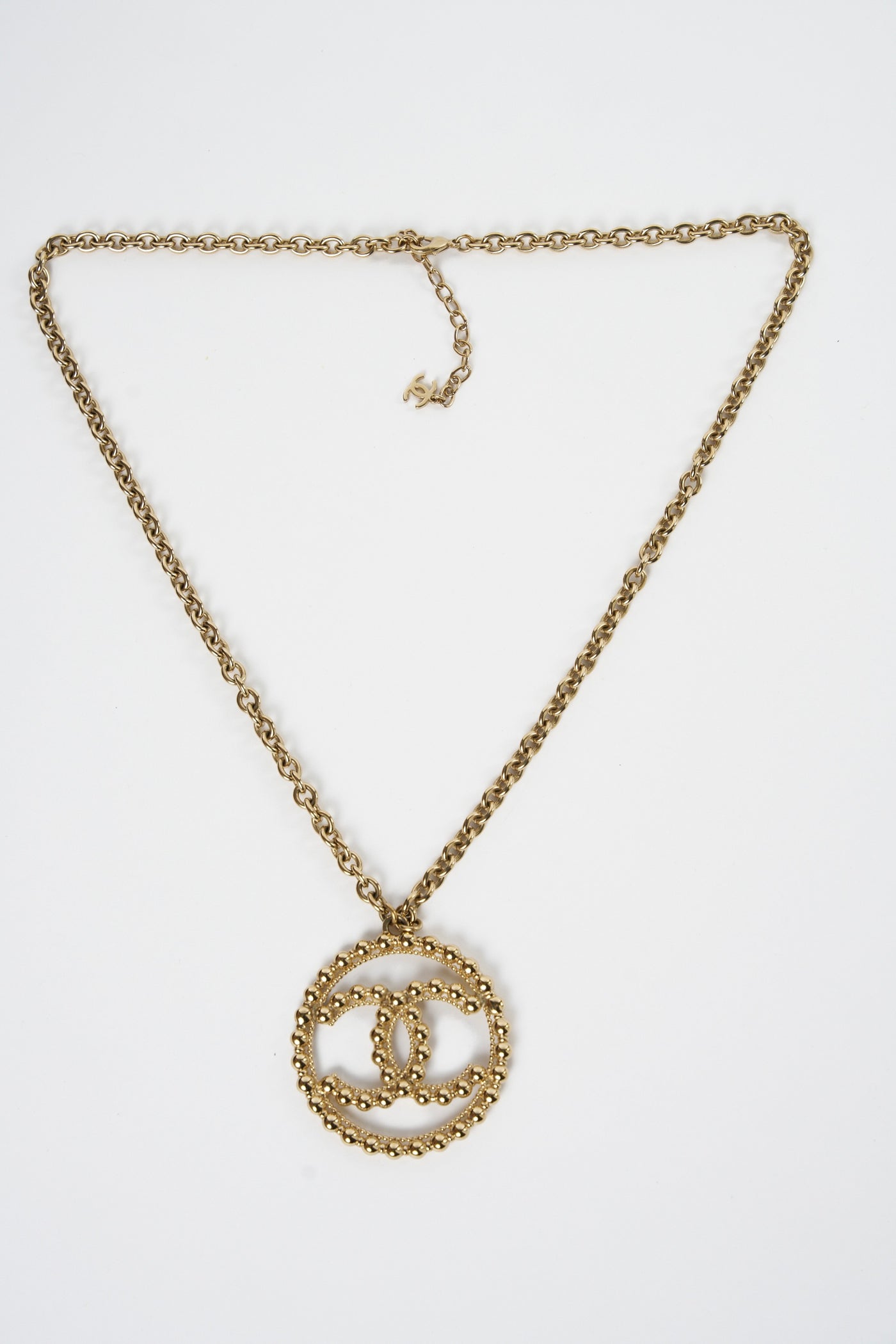 CHANEL 2022 long "CC" gold chain necklace