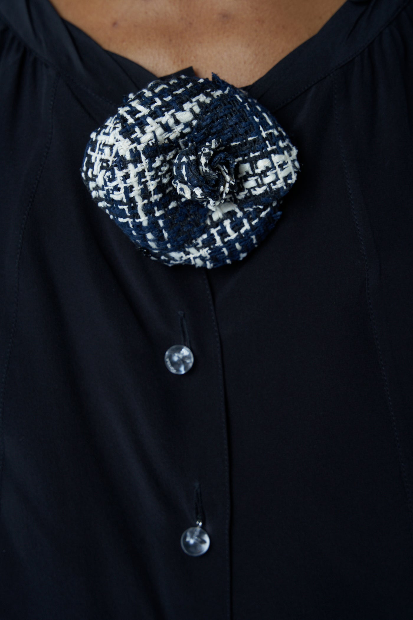 CHANEL tweed camelia brooch navy, black and white