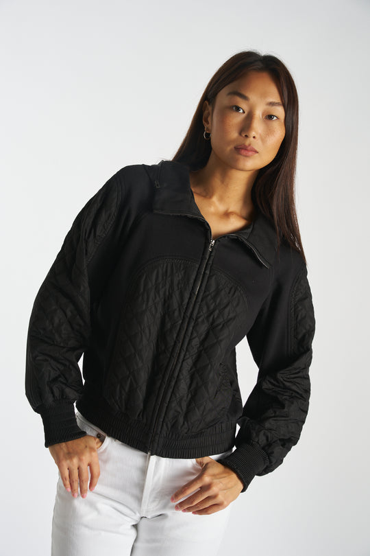 CHANEL ブラック ジャンパー・ブルゾン CHANEL（シャネル） ジャケット CHANEL 39万 ブラック ブルゾン