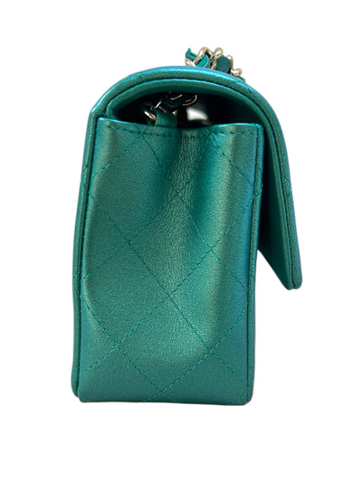 CHANEL 22A mini rectangle emerald green iridescent handbag full set