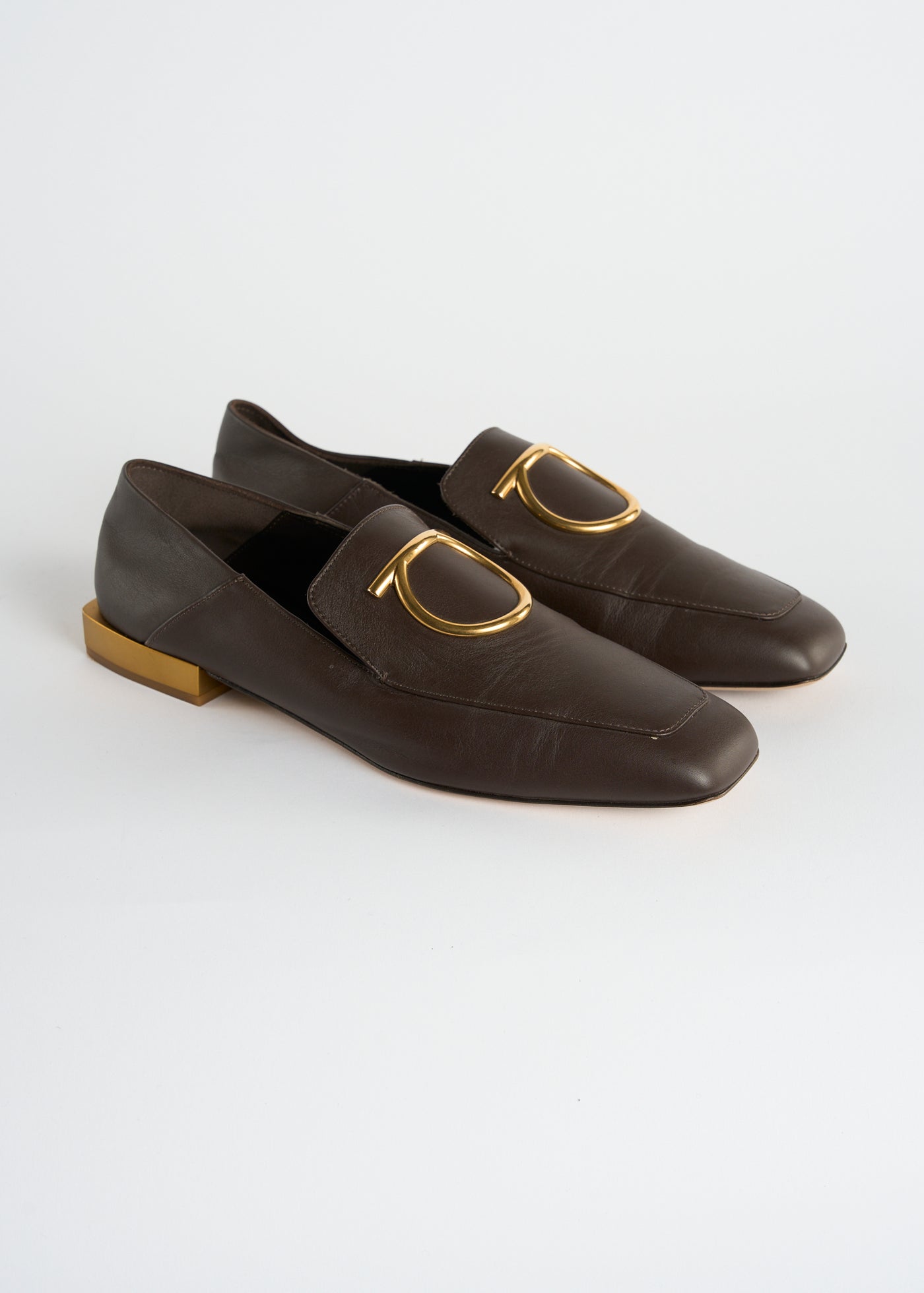 SALVATORE FERRAGAMO brown leather gold square heels loafers