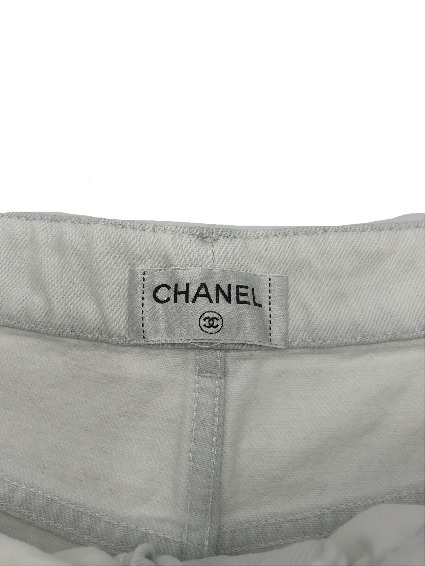 CHANEL vintage large “CC” back pockets high waisted baggy jeans size 44