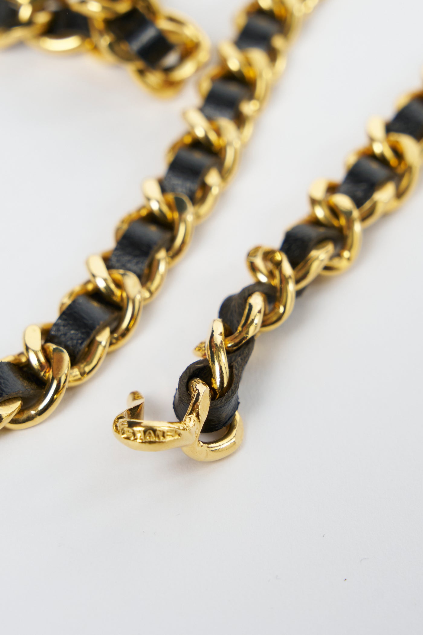 CHANEL 1980's intertwined chain belt/necklace medallion