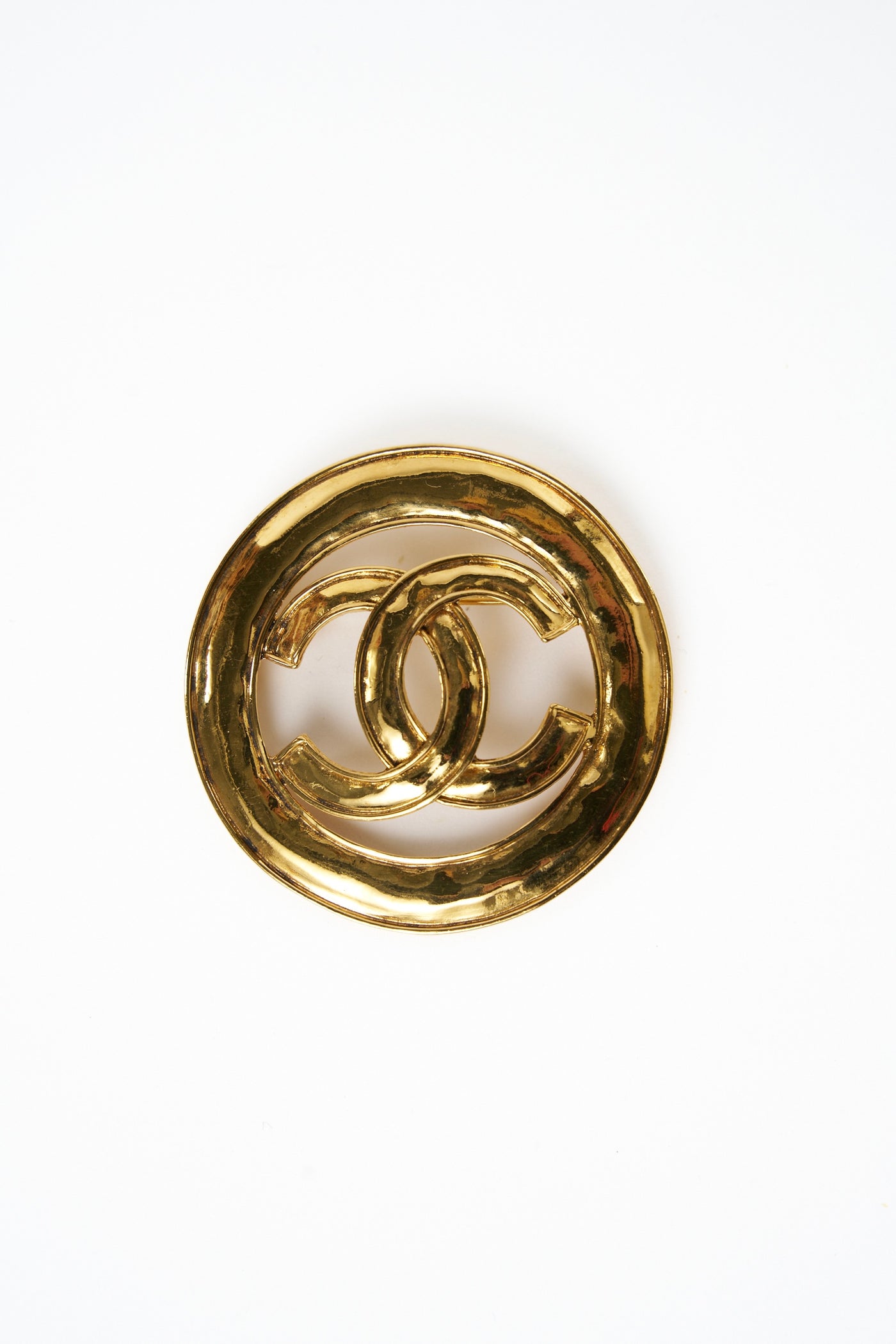 CHANEL 1994 vintage gold plated CC cut out brooch