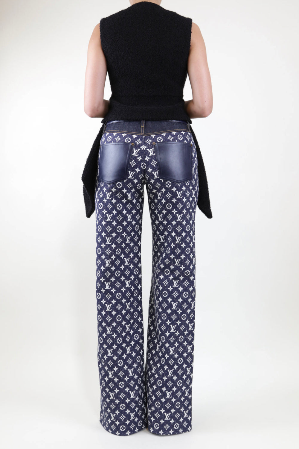 LOUIS VUITTON FW22 Boucle vest with sweeping panel and faux pearls buttons size 38