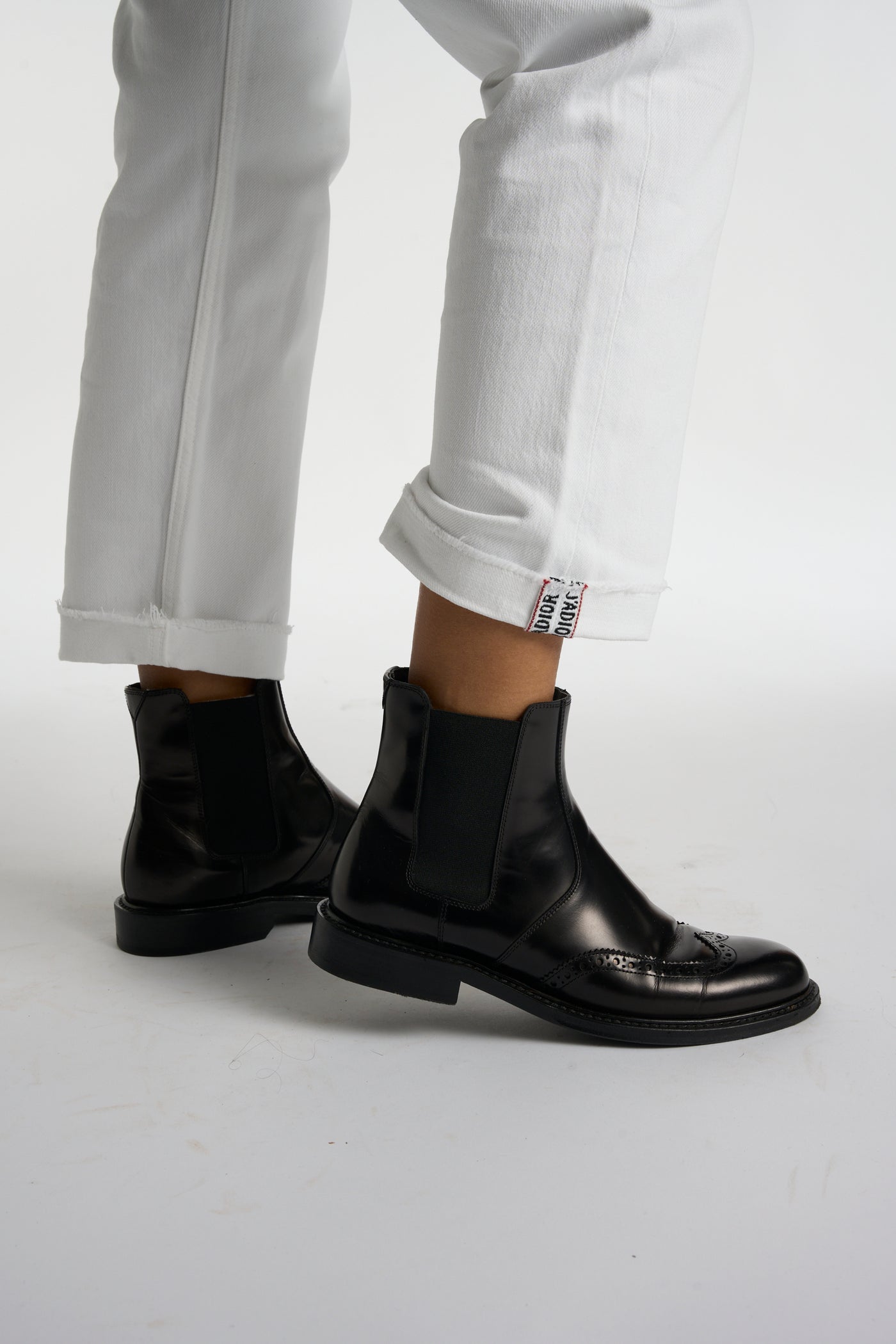 SAINT LAURENT Chelsea boots with box