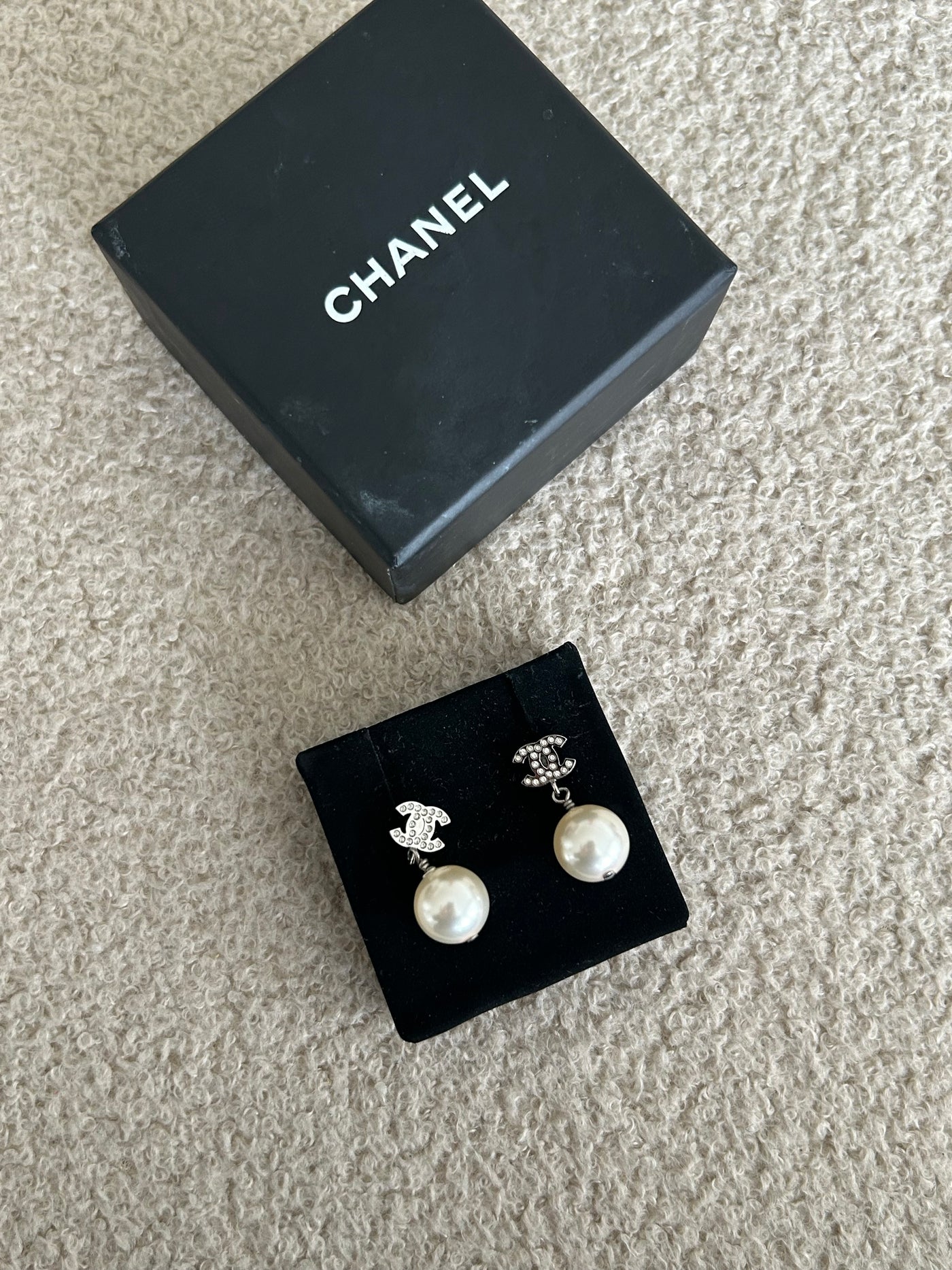 CHANEL CC Drop Pearl Pierced Earrings With Crystals 2021
