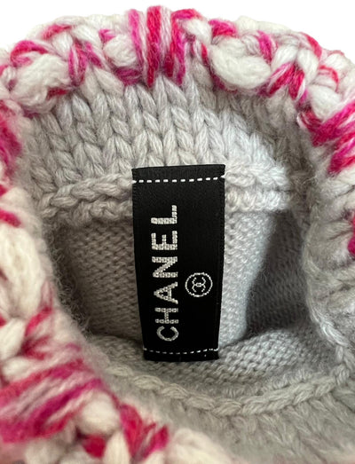 CHANEL Cashmere CC gloves grey and framboise