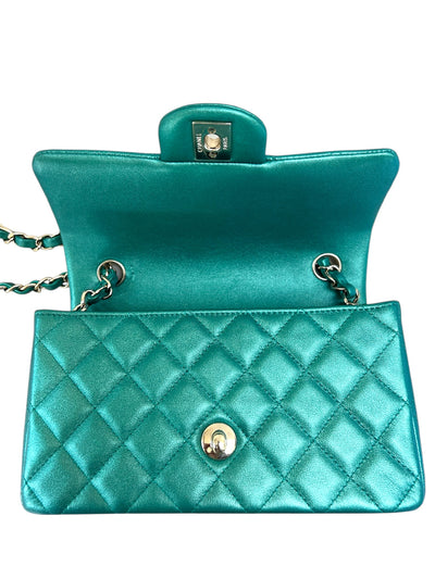 CHANEL 22A mini rectangle emerald green iridescent handbag full set