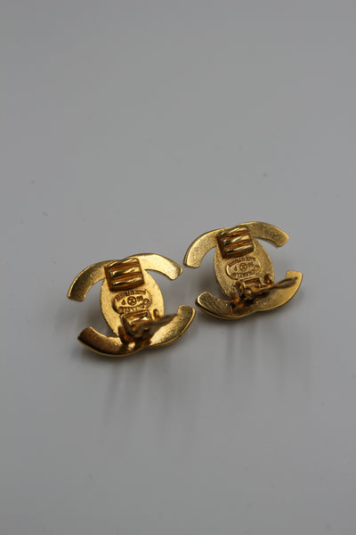 CHANEL 24ct Gold Turnlock Earrings 96P