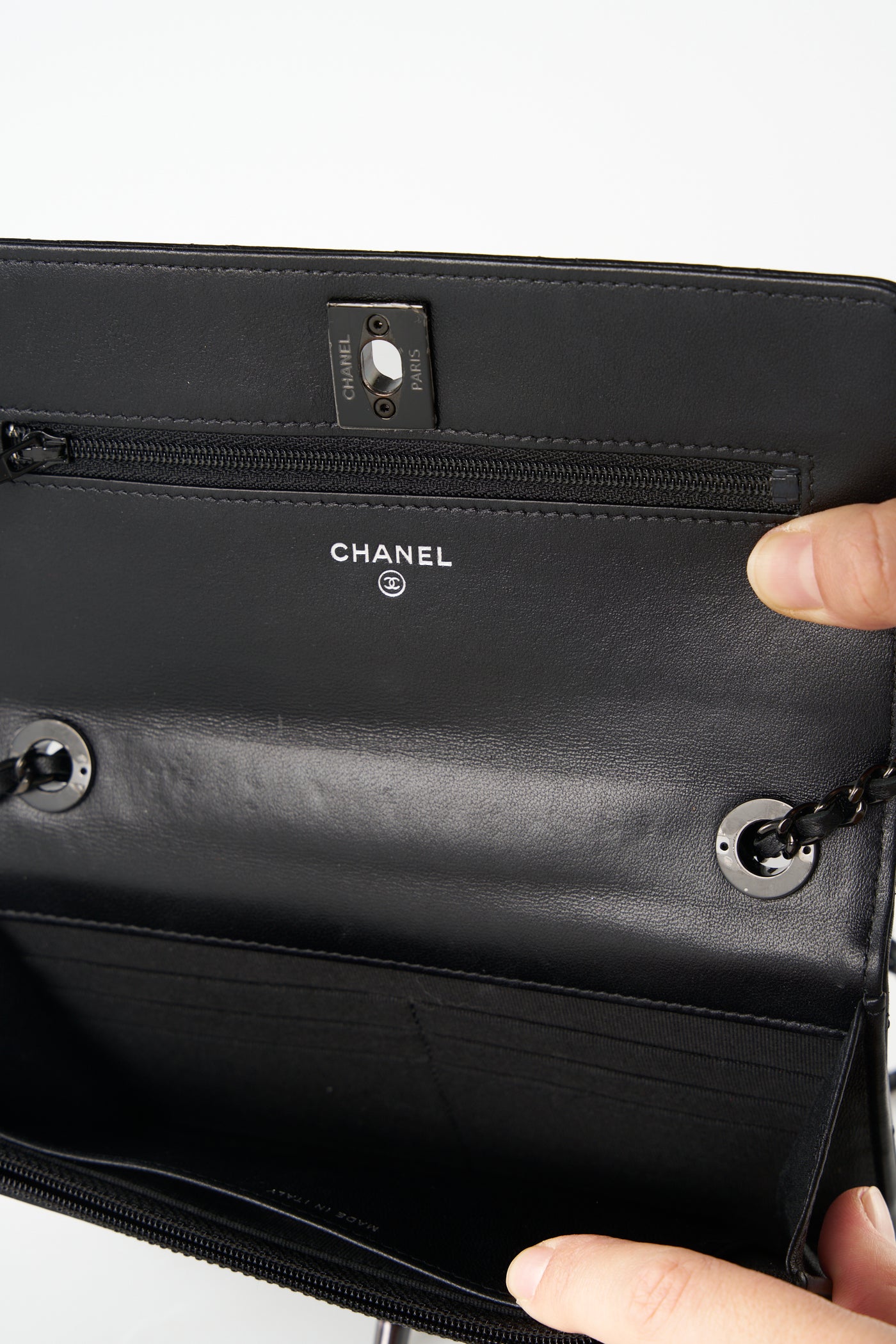 CHANEL Trendy wallet on chain so black