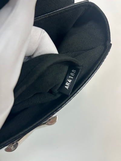 LOUIS VUITTON Twist MM Love Lock Charm Limited Edition Epi leather Black White Red - Full set ( Box, dust bag, receipt)