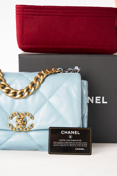 CHANEL small 19 blue handbag pristine full set