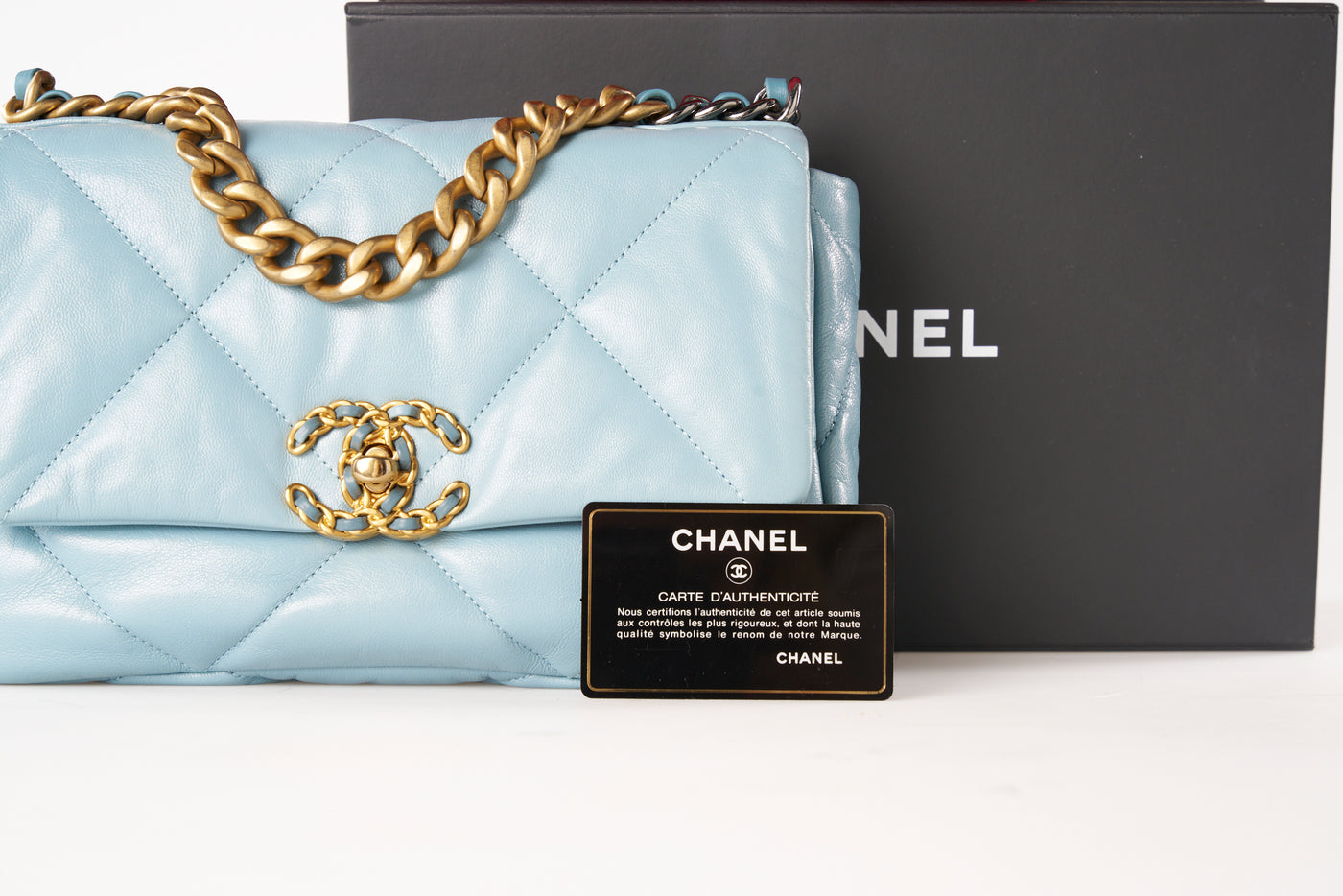 CHANEL small 19 blue handbag pristine full set