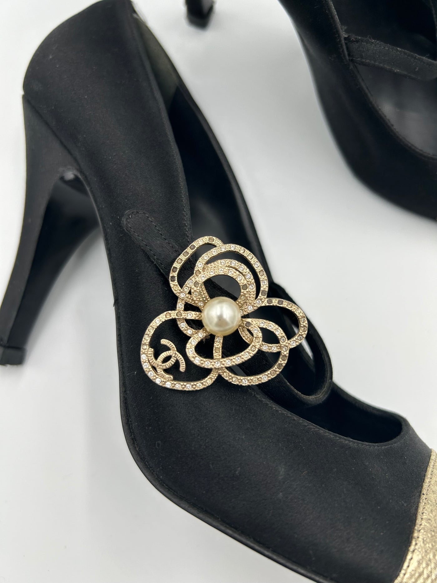 CHANEL camélia heels size 39