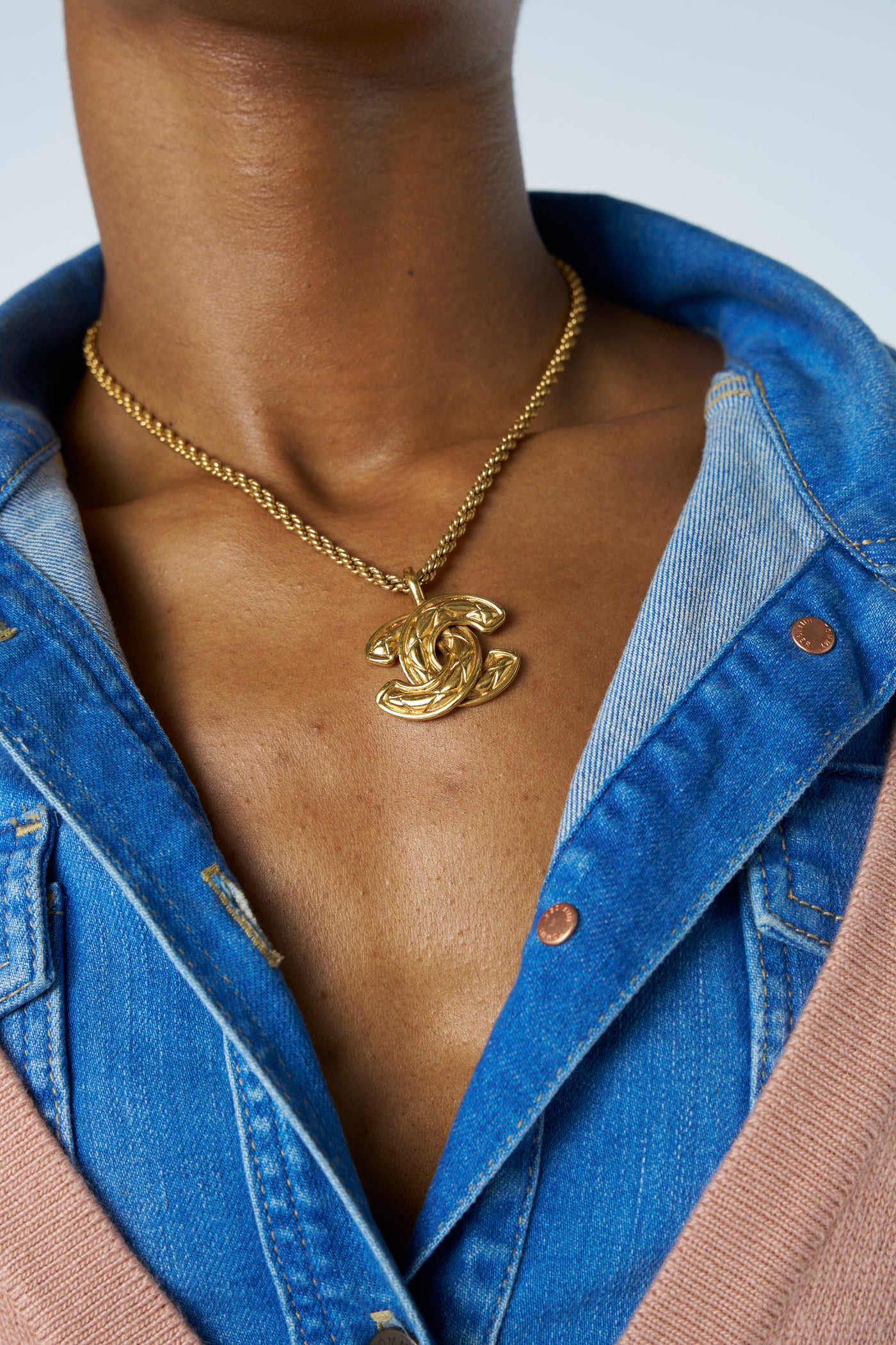 CHANEL vintage quilted CC necklace