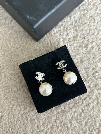 CHANEL CC Drop Pearl Pierced Earrings With Crystals 2021