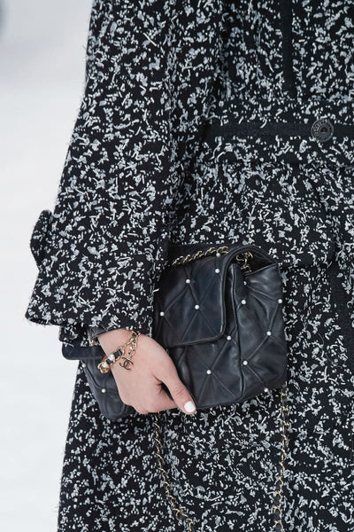 CHANEL 2019 fall winter runway leather and pearls handbag