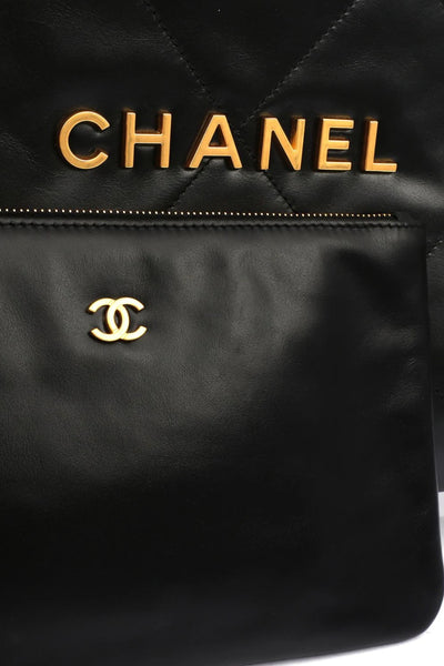 CHANEL 22 black leather handbag with gold hardware never worn