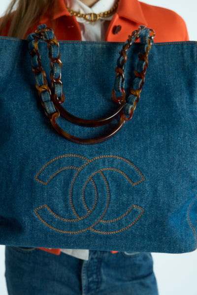 CHANEL rare blue denim tortoiseshell bakelite tote hanbdbag