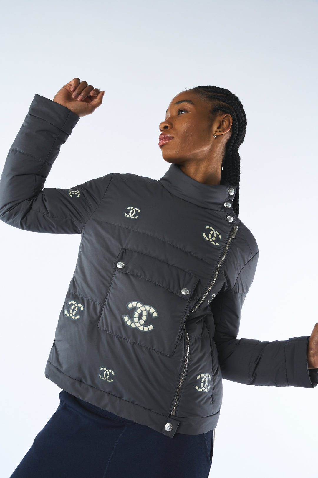 新品タグ付★CHANEL★とろみシルク★COCO★ブルゾン★パーカー★ジャケット Chanel 2023 Coco neige 23n ski series black cashmere jacket fr34