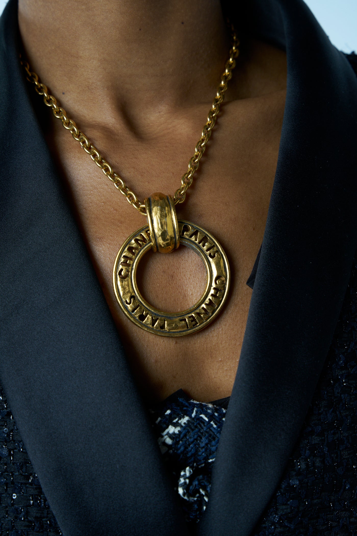 CHANEL 1980's vintage gold door knocker necklace