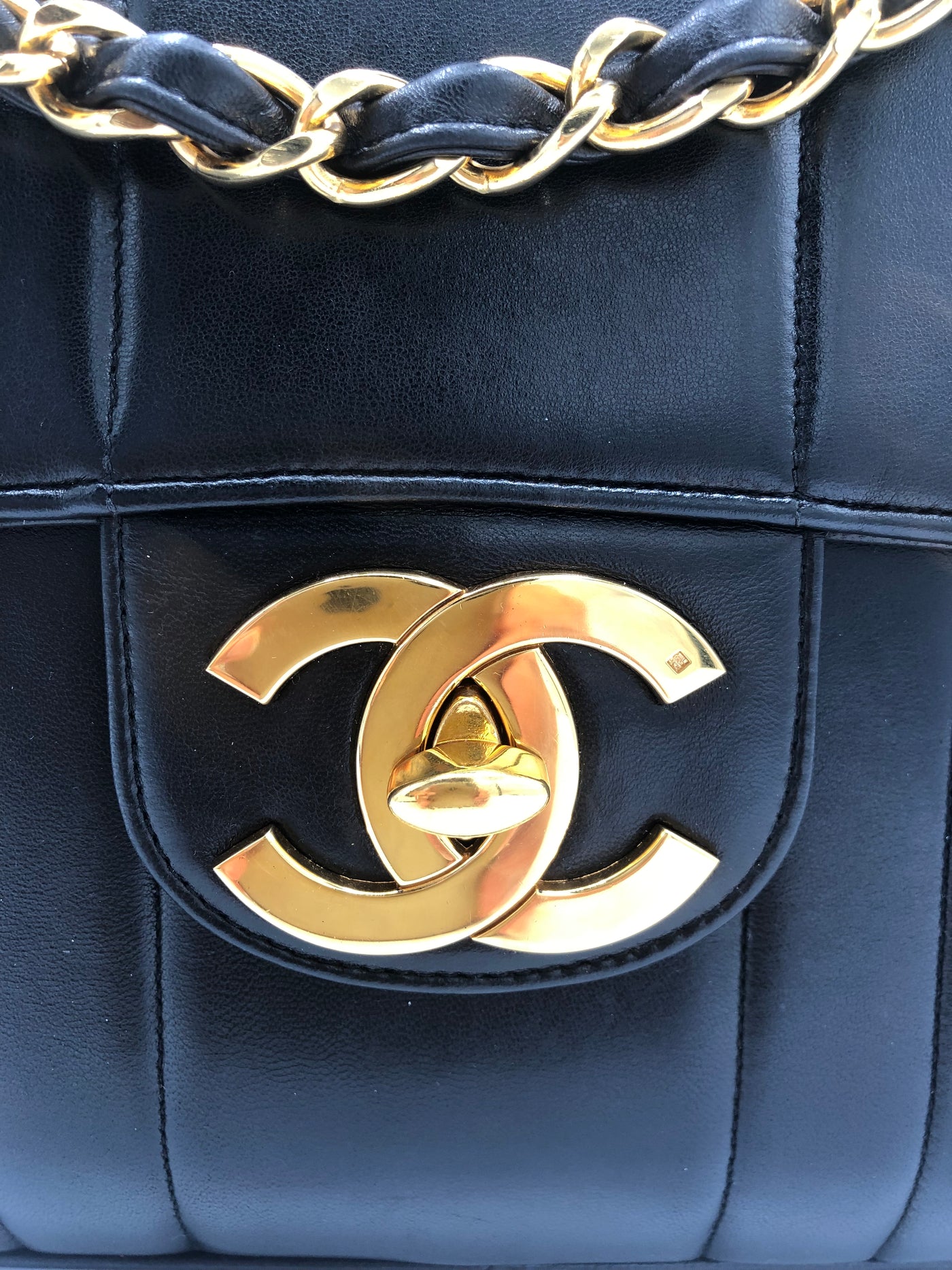 CHANEL VINTAGE 1991-1994 Jumbo Mademoiselle Vertical