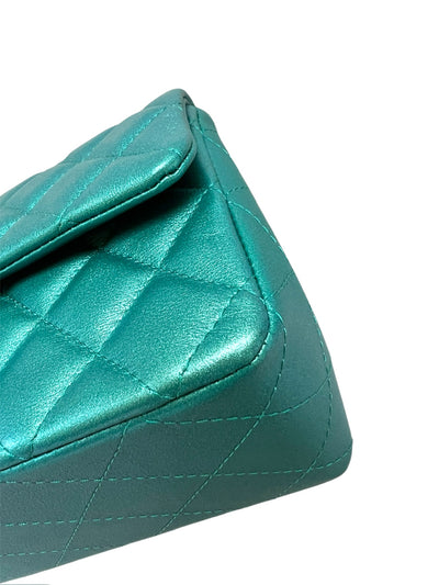 CHANEL 22A mini rectangle emerald green iridescent handbag full set