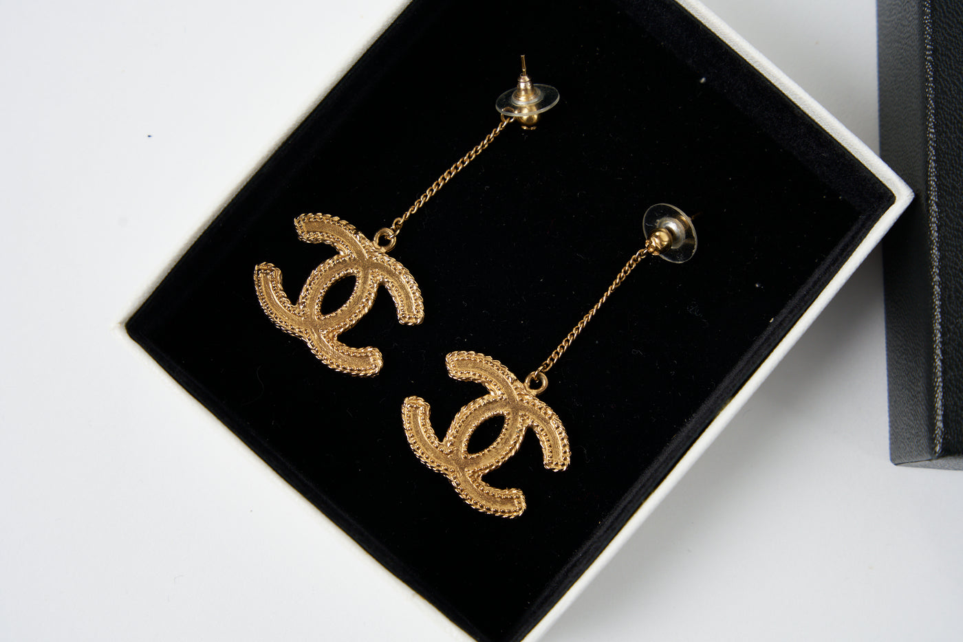 CHANEL gold dangling "CC" earrings with box