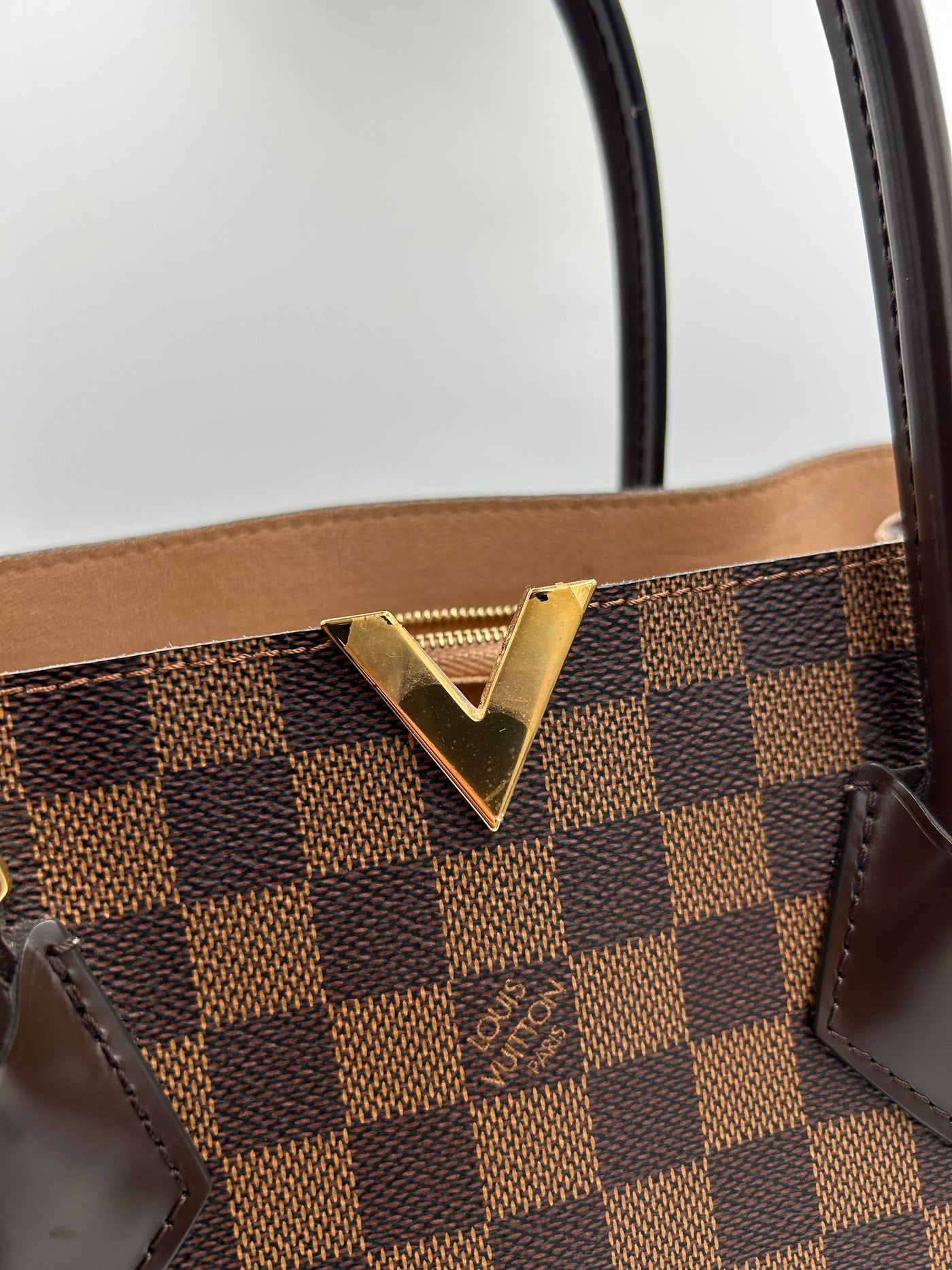 LOUIS VUITTON Kensington damier handbag