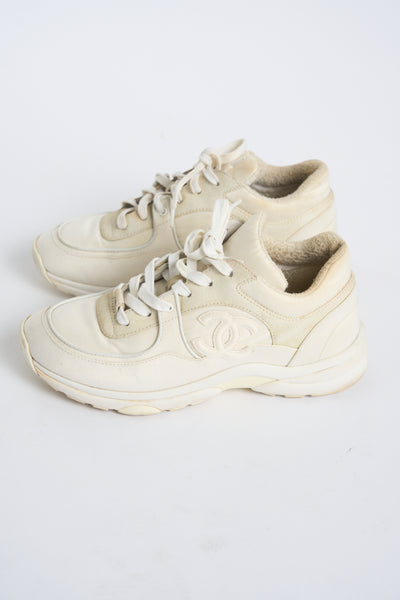 CHANEL white cc trainers size 39 with box