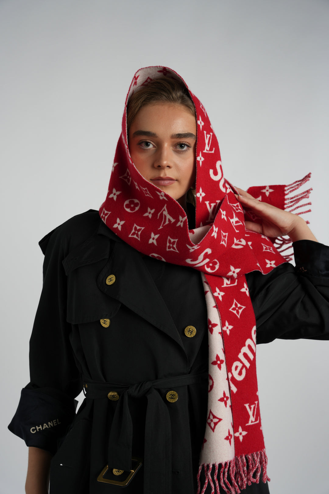 LOUIS VUITTON X SUPREME Collector Logo Red White Scarf Wool