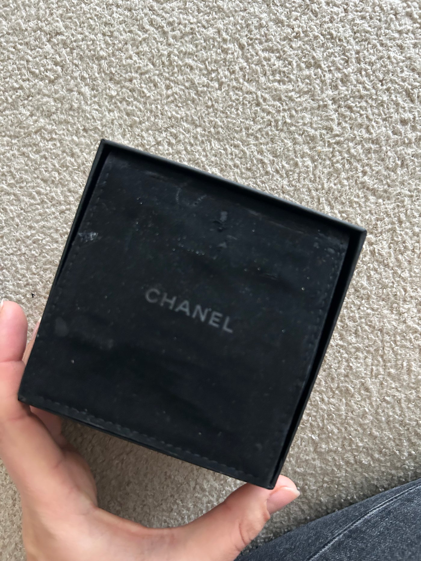 CHANEL Metiers d'Art Pre-Fall 2023 Marble resine CC logo cuff with box
