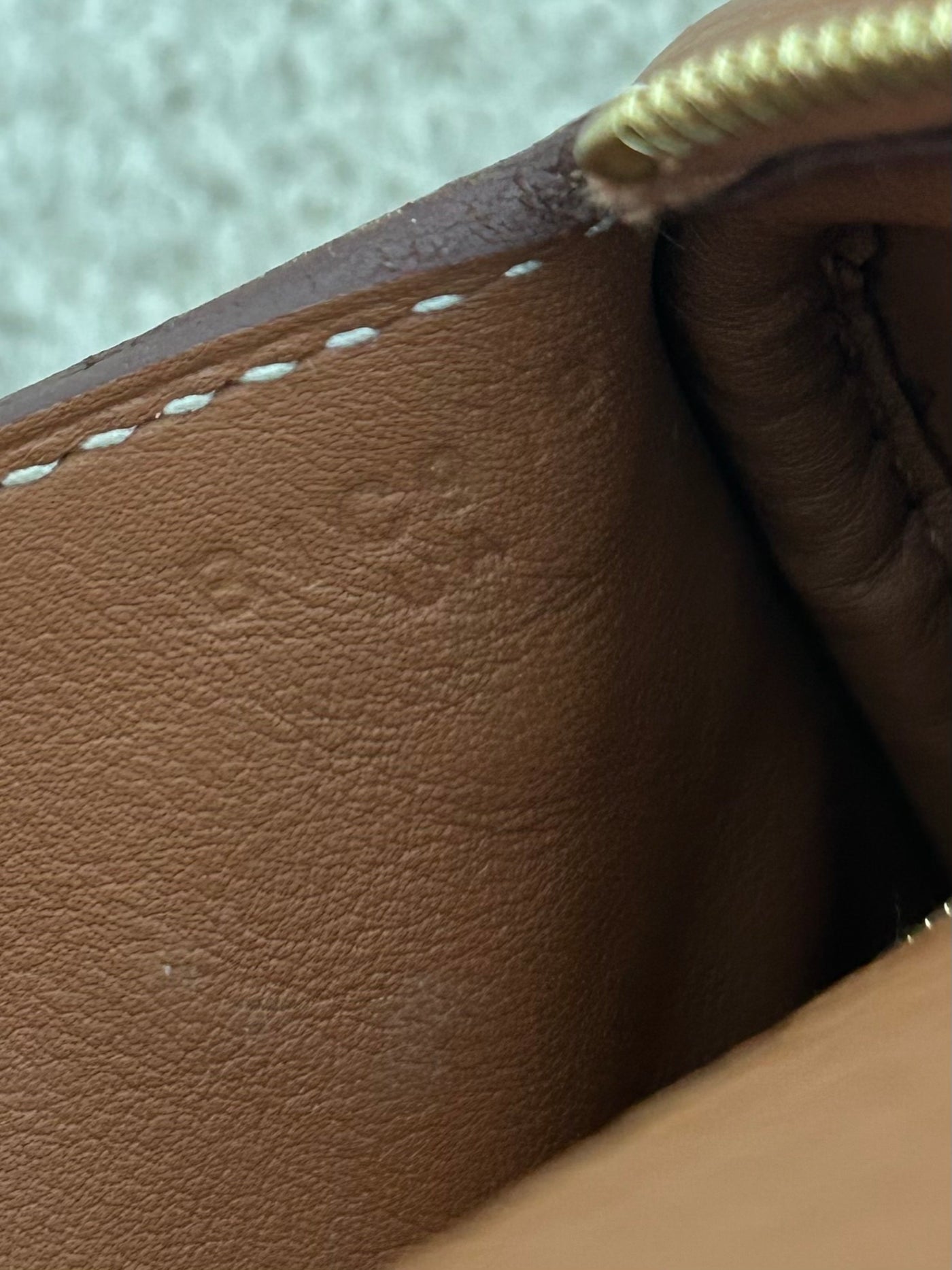 HERMES Lindy Mini || Gold Clemence Leather with Gold Hardware