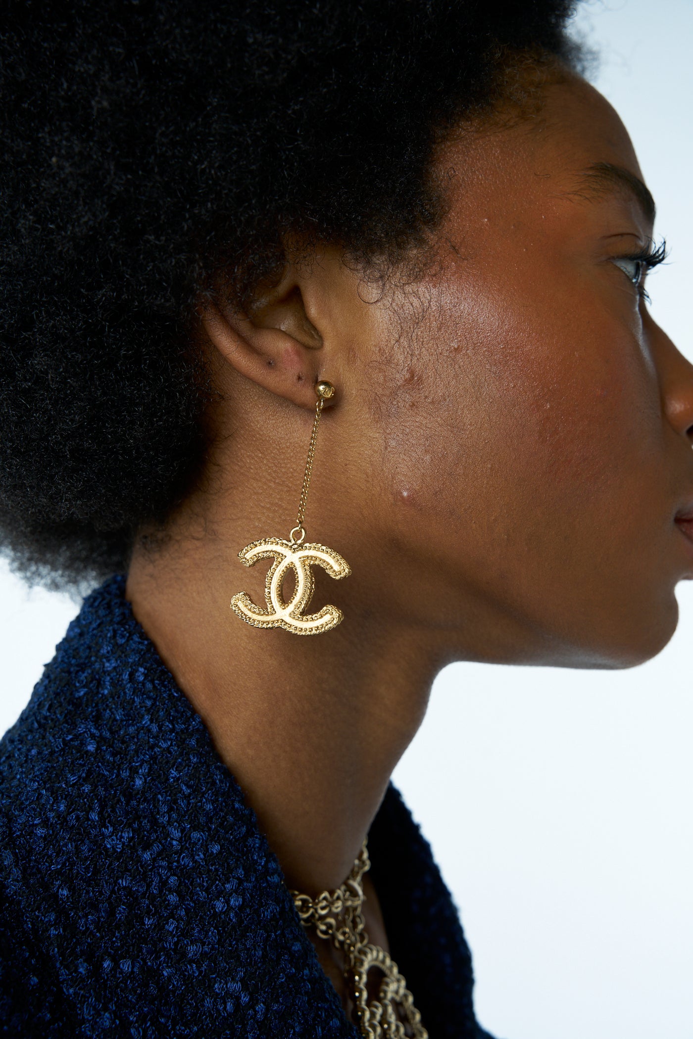 CHANEL gold dangling "CC" earrings with box