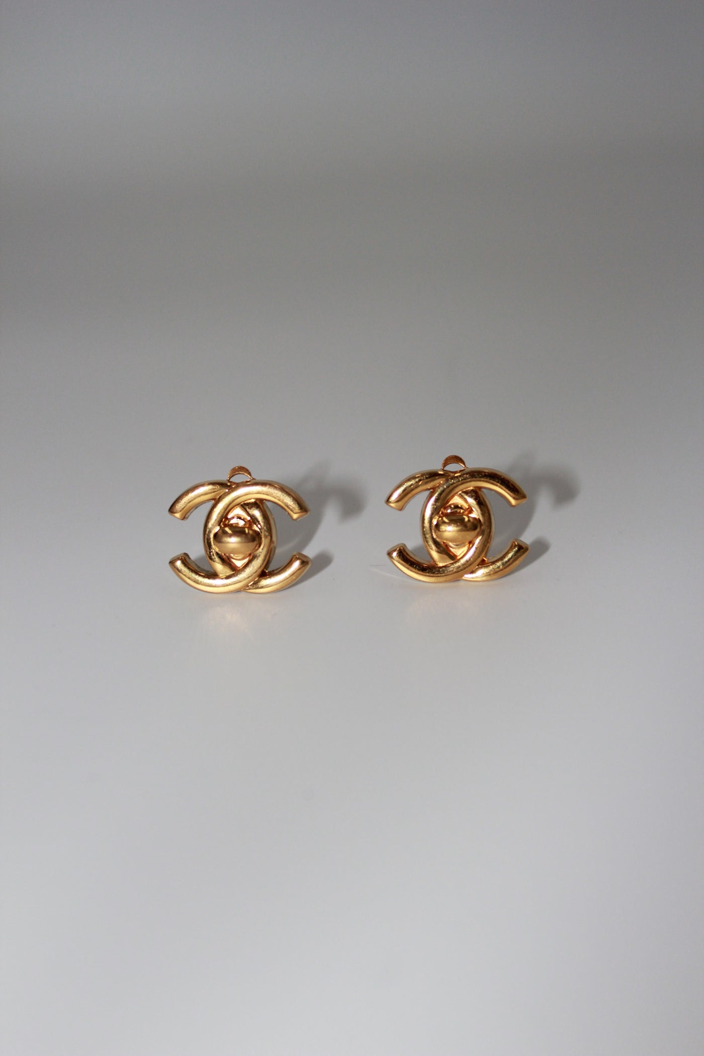 CHANEL 24ct Gold Turnlock Earrings 96P