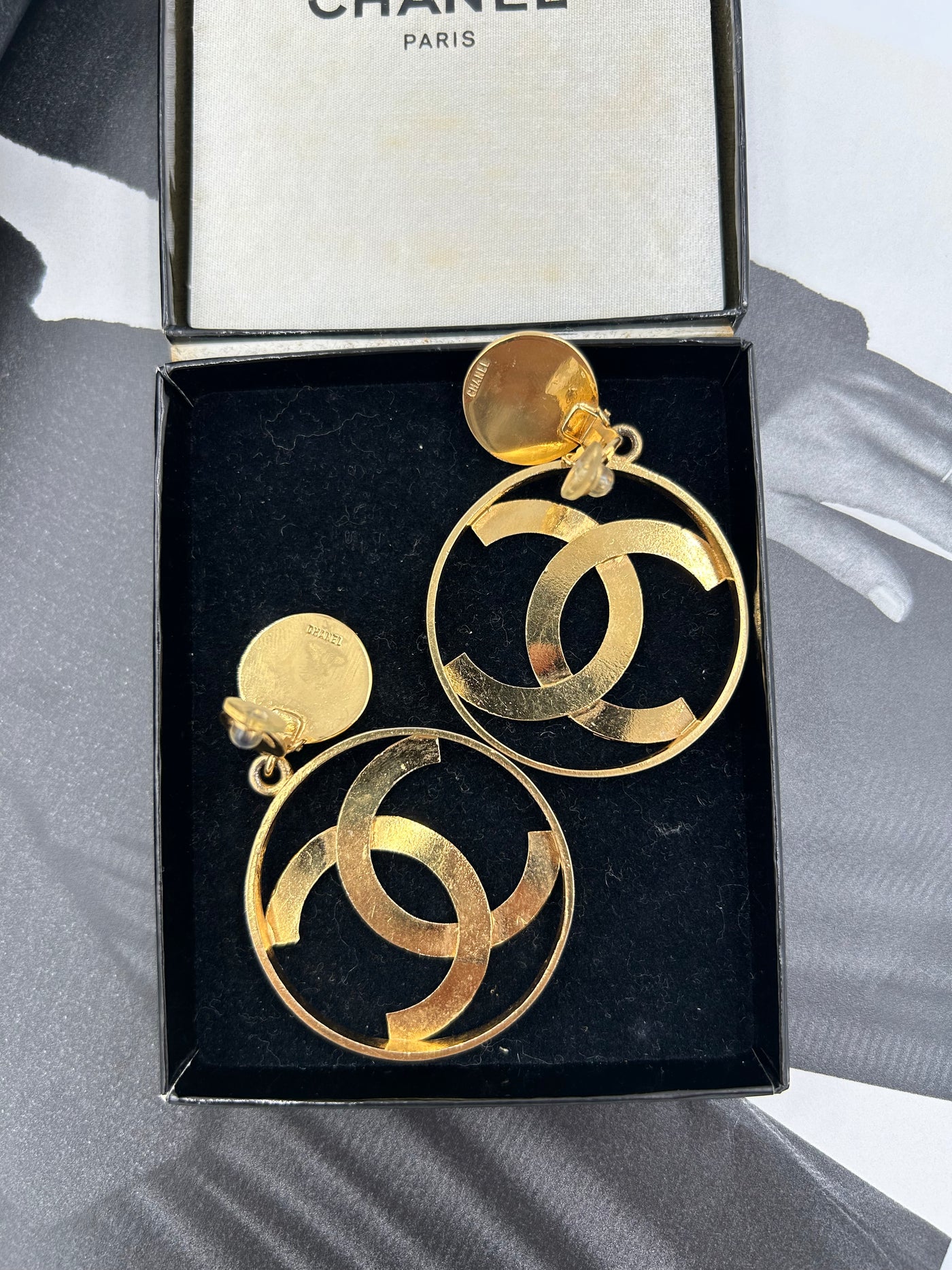 CHANEL rare 1980's gold "CC" loop earrings