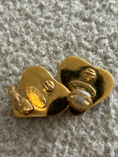 CHANEL Heart Gold clip on vintage spring 1993