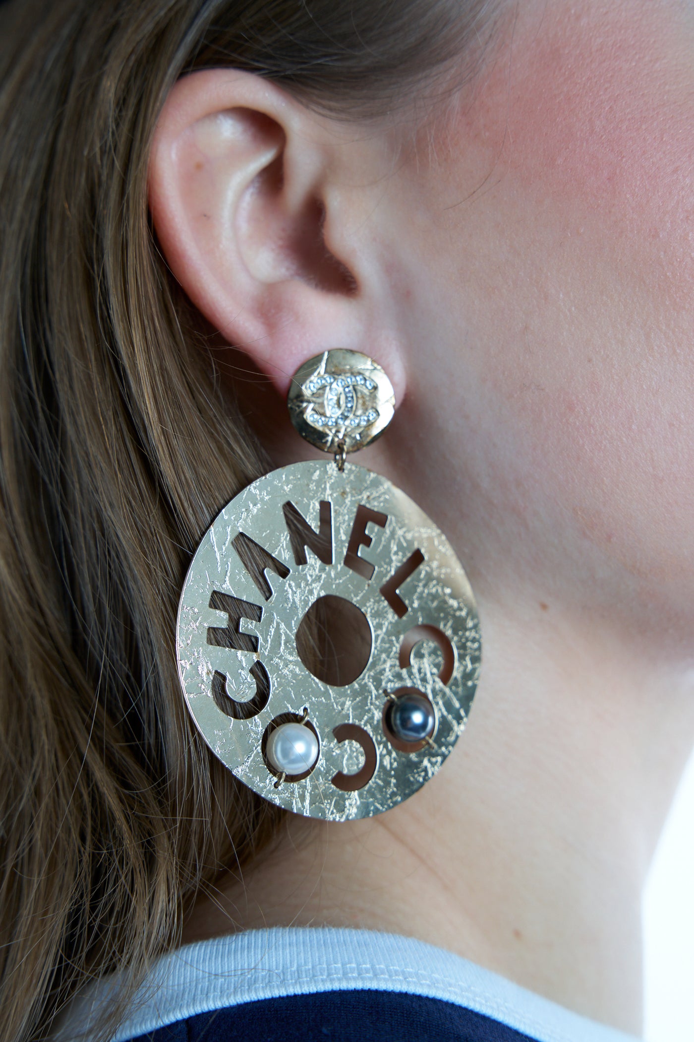 CHANEL Egypt 19 collection Coco earrings with box