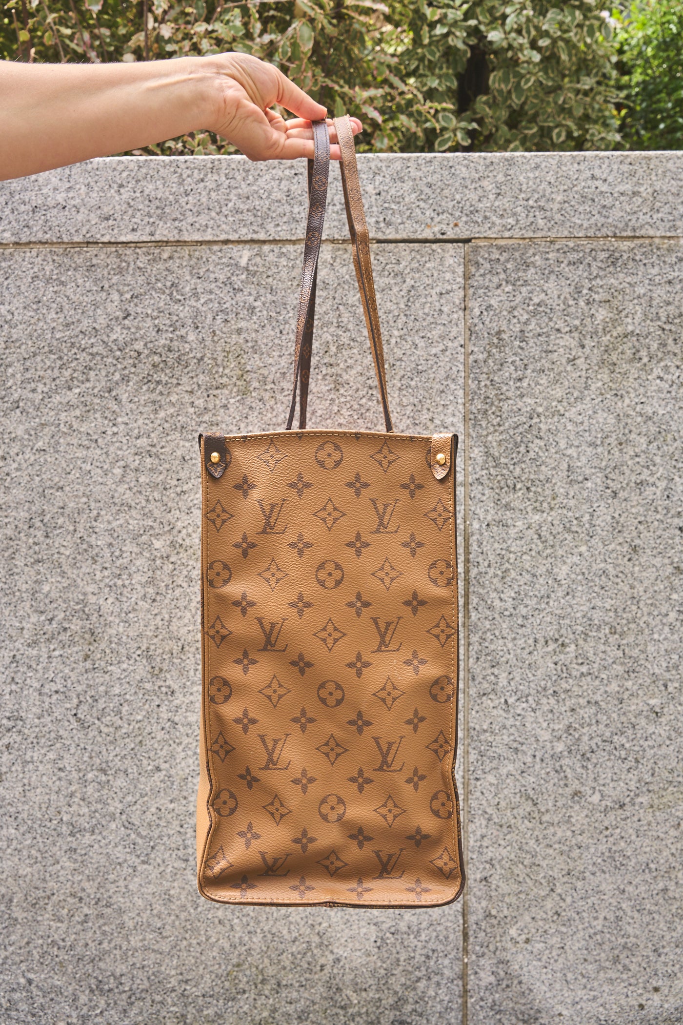 LOUIS VUITTON OnTheGo monogram GM handbag