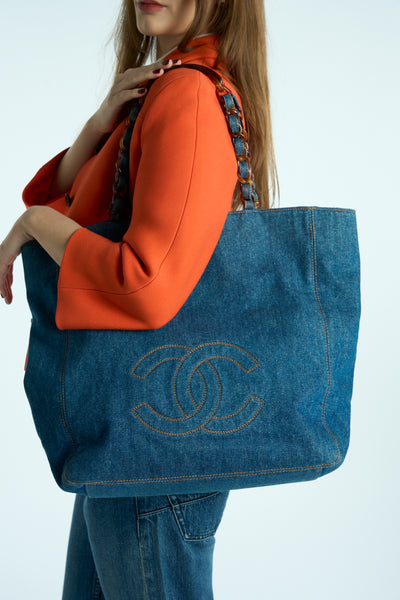 CHANEL rare blue denim tortoiseshell bakelite tote hanbdbag