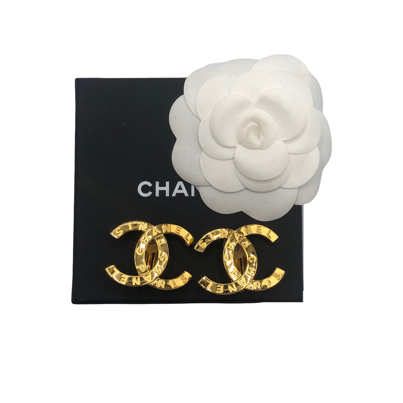 CHANEL Large CC Paris Buttons earrings (B20A)