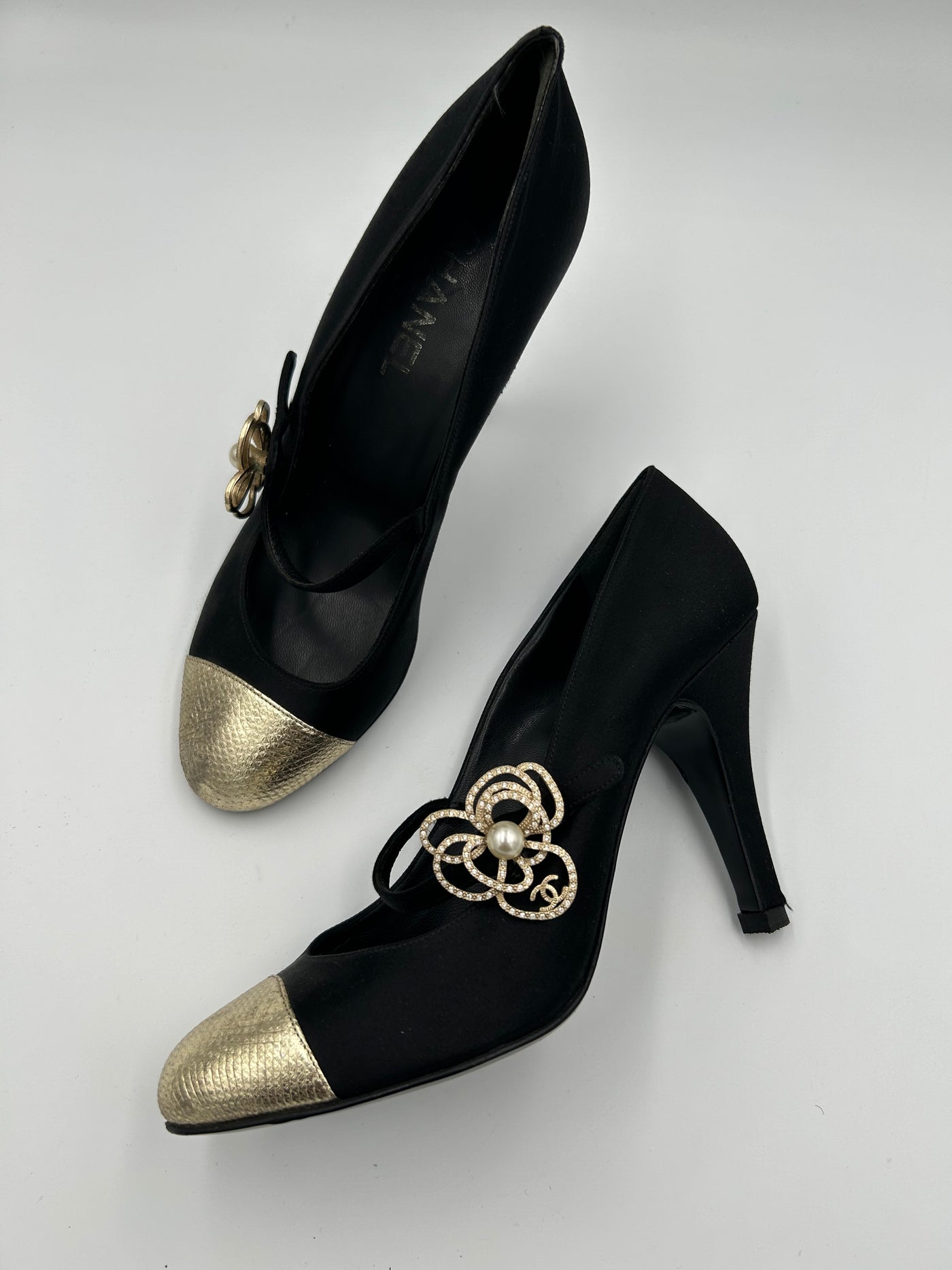 CHANEL camélia heels size 39